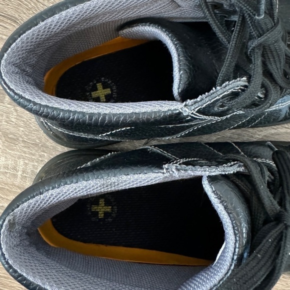 Dr. Martens Sirota Leather Chukka Boots, Size 8 - Picture 5 of 7